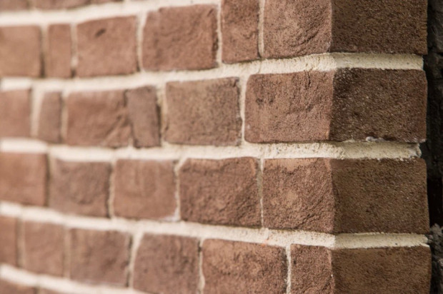 Кирпич ручной формовки Теллура Кримсон